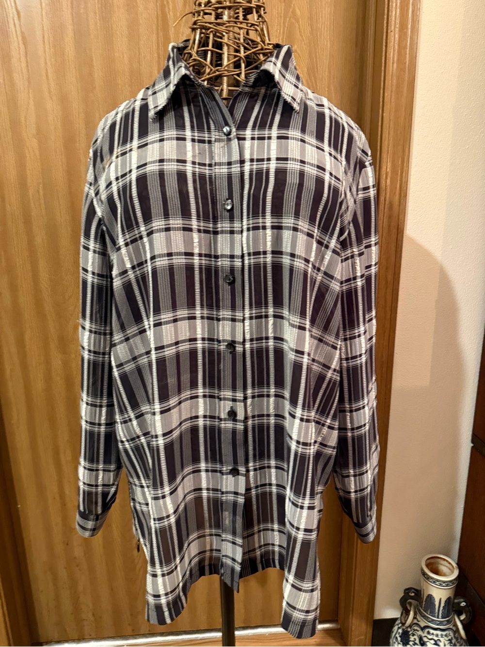 TravelSmith Women’s Plaid Button Down Tunic Shirt Size Large Black Gray White